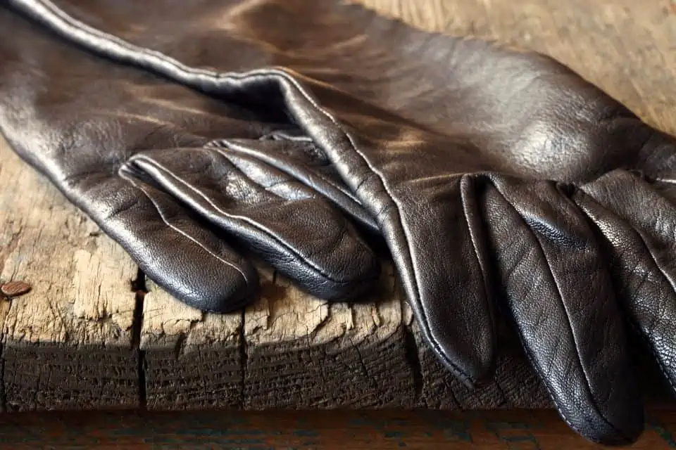 Comment nettoyer des gants en cuir?