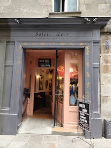 Soleil Noir friperie place picture